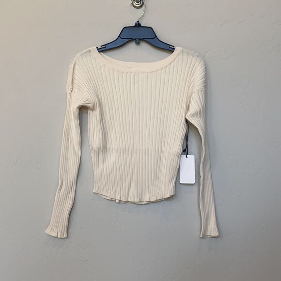 Line & Dot Olsen Cropped Sweater in Cream - Picture 3 of 7